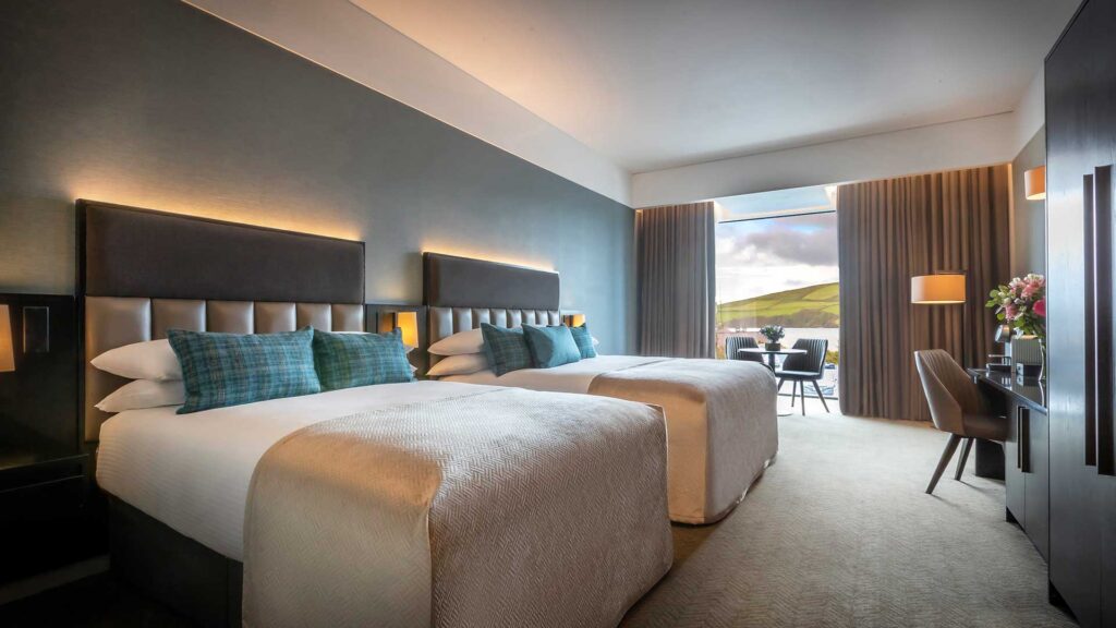 Deluxe-King-Sea-View-Room-Dingle-Skellig-Hotel