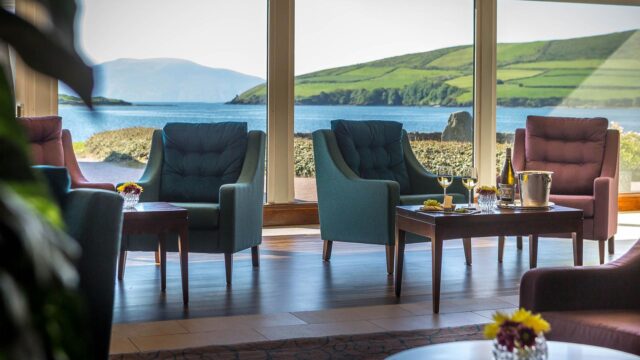 Dingle-Skellig-Gallurus-Lounge-View