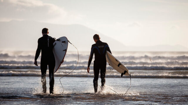 web-1414surfingkitesurfinginchbeachdingle-MED